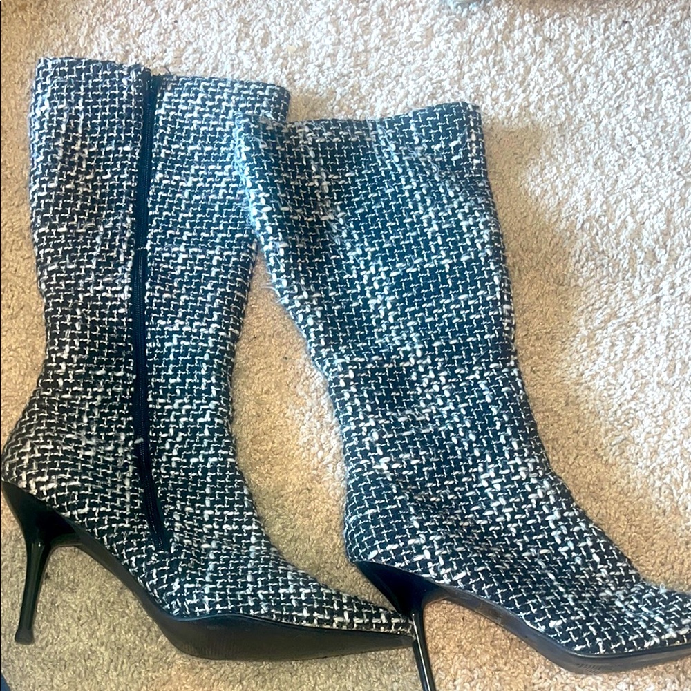 Size 8.5 Stylish Black and White tweed Women's Boots